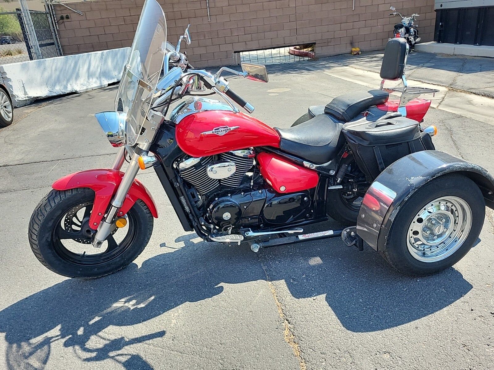 Suzuki VZ800