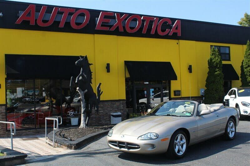 Jaguar XK8