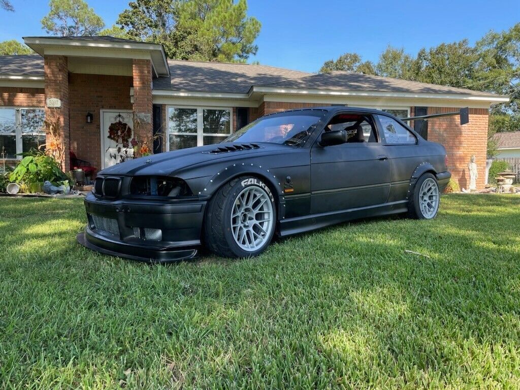 BMW 323is