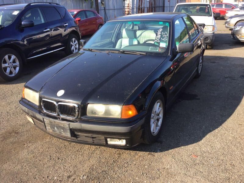 BMW 328i