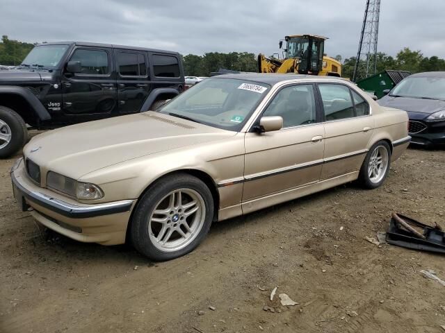 BMW 740i