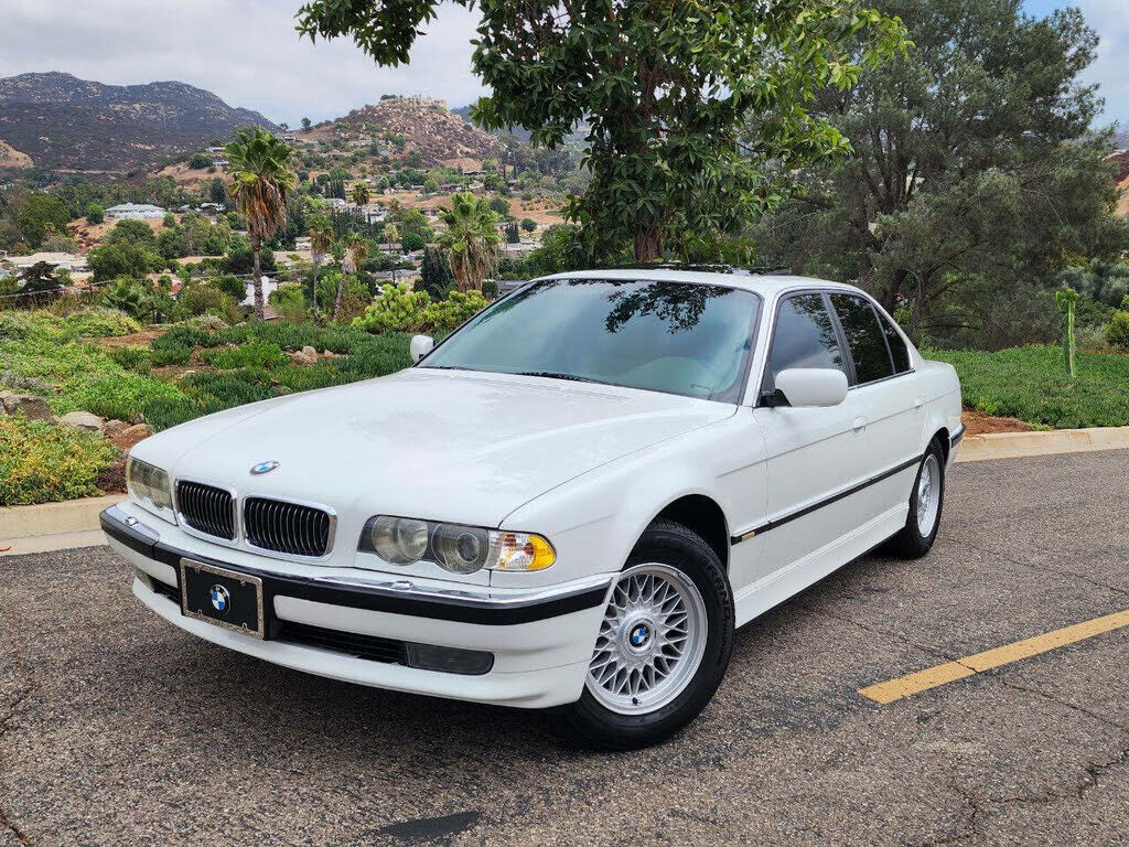 BMW 740i