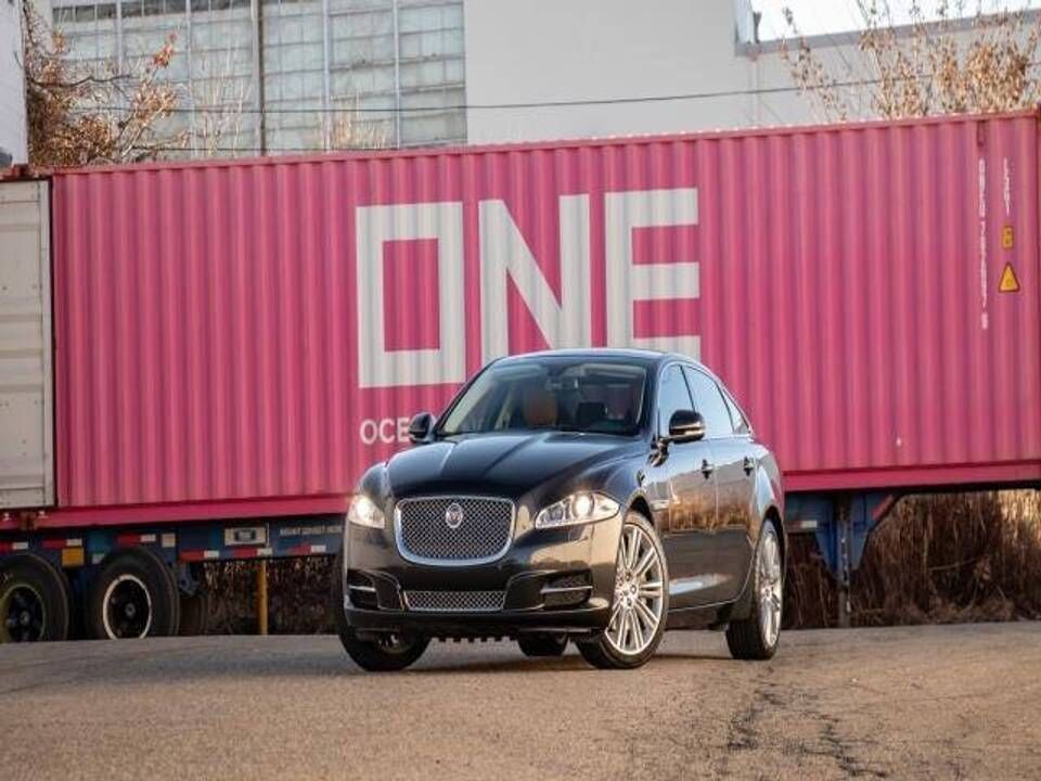 Jaguar XJ