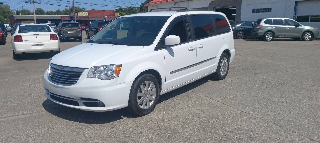 2014 CHRYSLER Town and Country