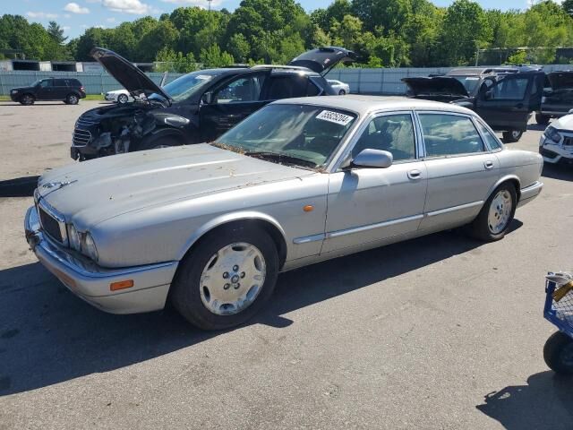 Jaguar XJ6
