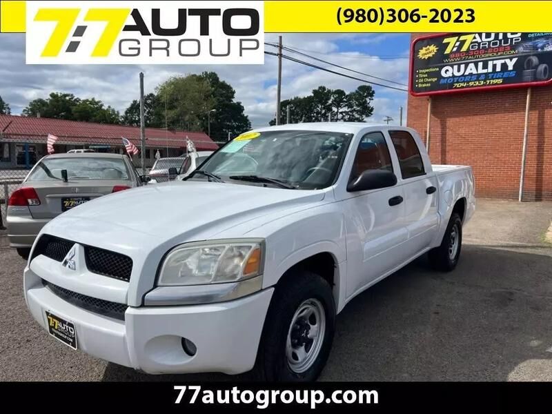Mitsubishi Raider