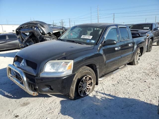 Mitsubishi Raider