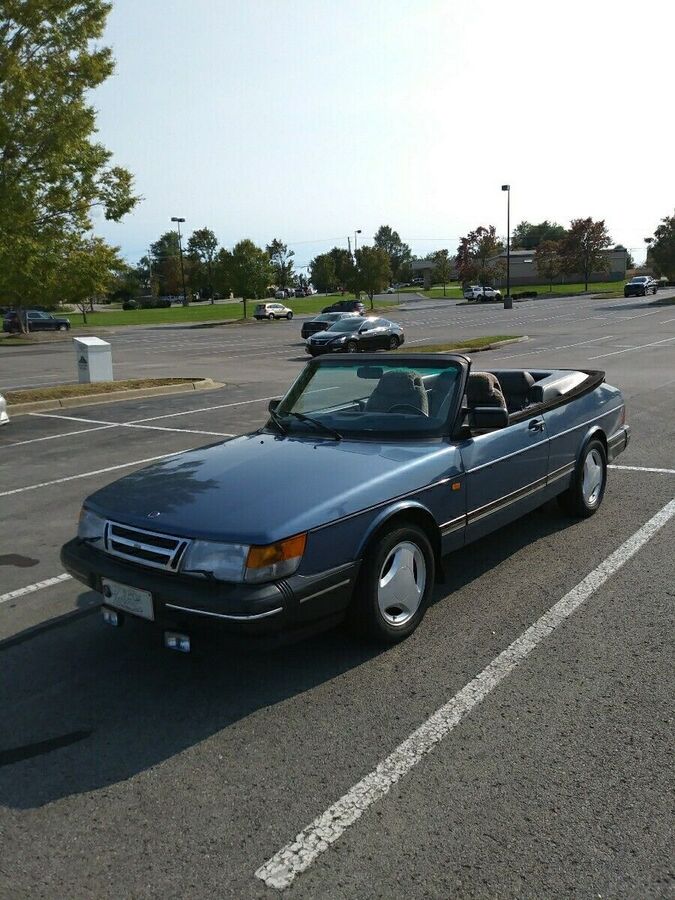 Saab 900