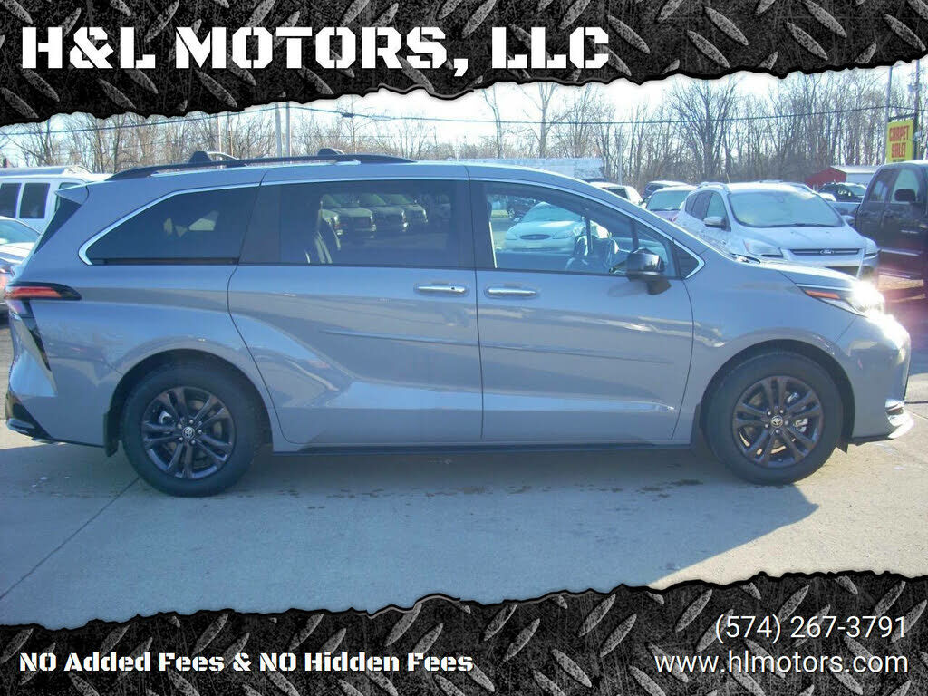 2024 TOYOTA Sienna