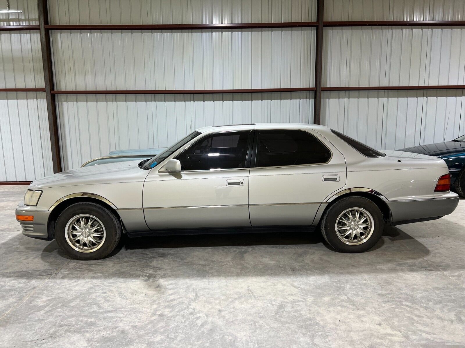 Lexus LS