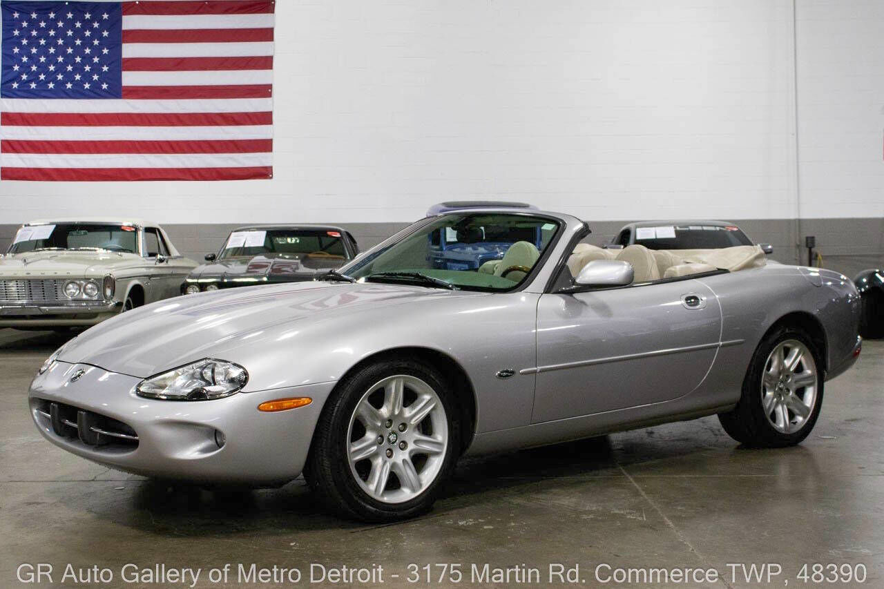 Jaguar XK8
