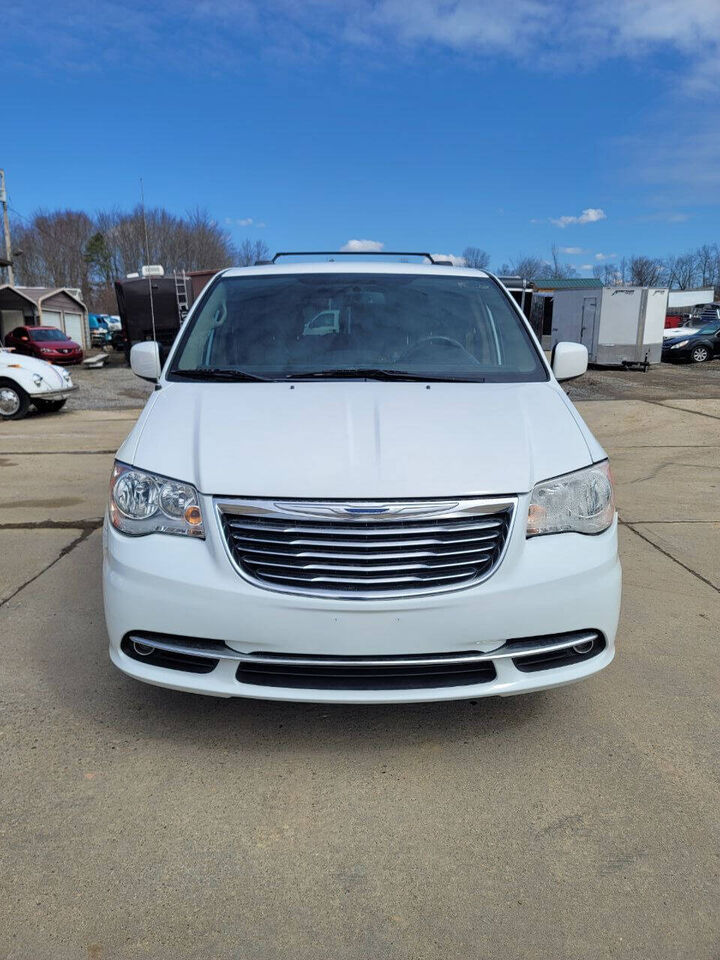 2016 CHRYSLER Town and Country