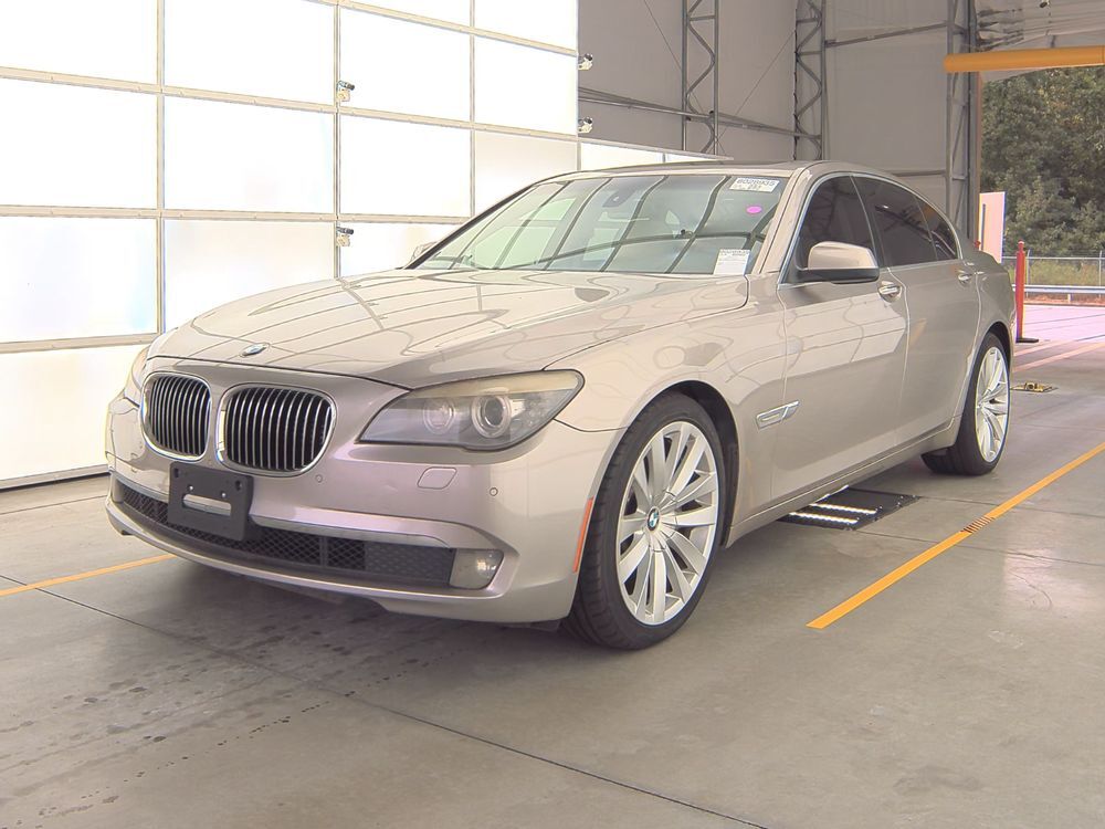 BMW 750i