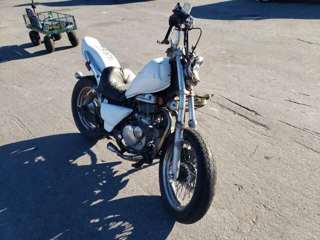 Suzuki GZ250