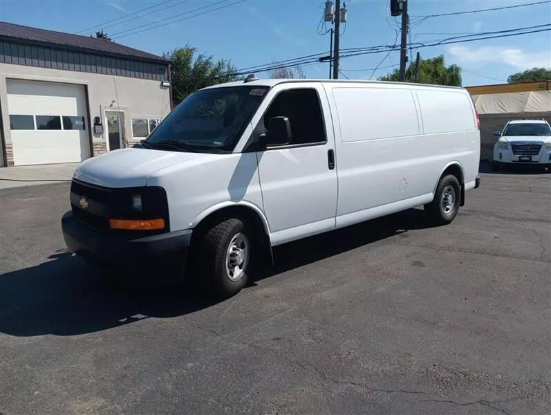 2017 CHEVROLET Express