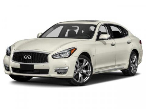 Infiniti Q70L