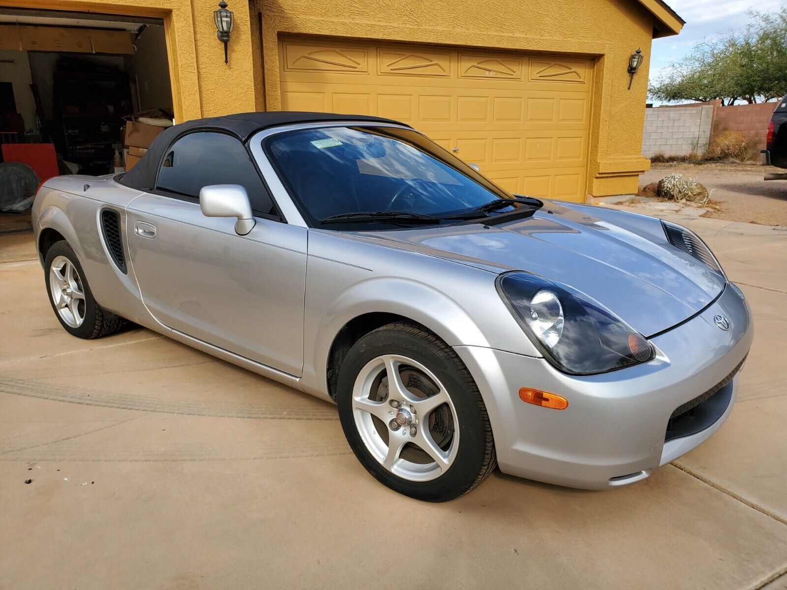 Toyota MR2