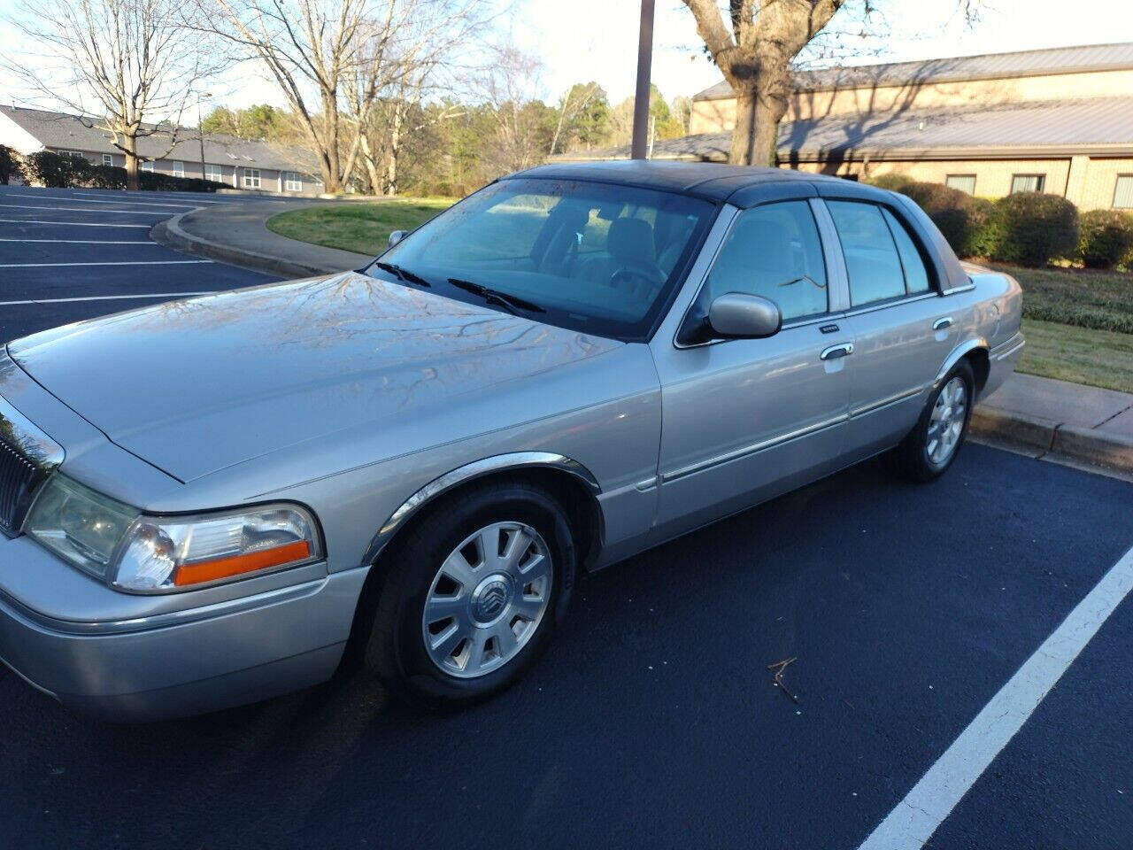 2004 MERCURY Grand Marquis