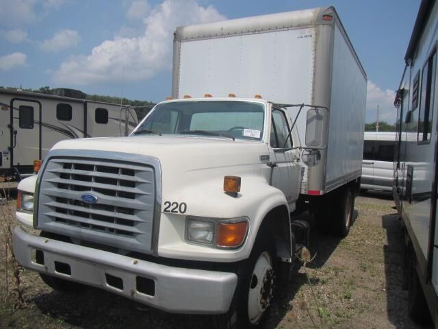 Ford F-700