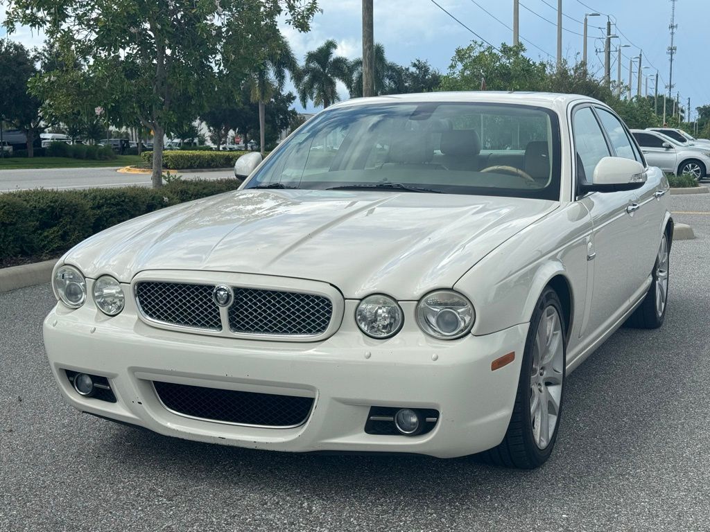 Jaguar XJ