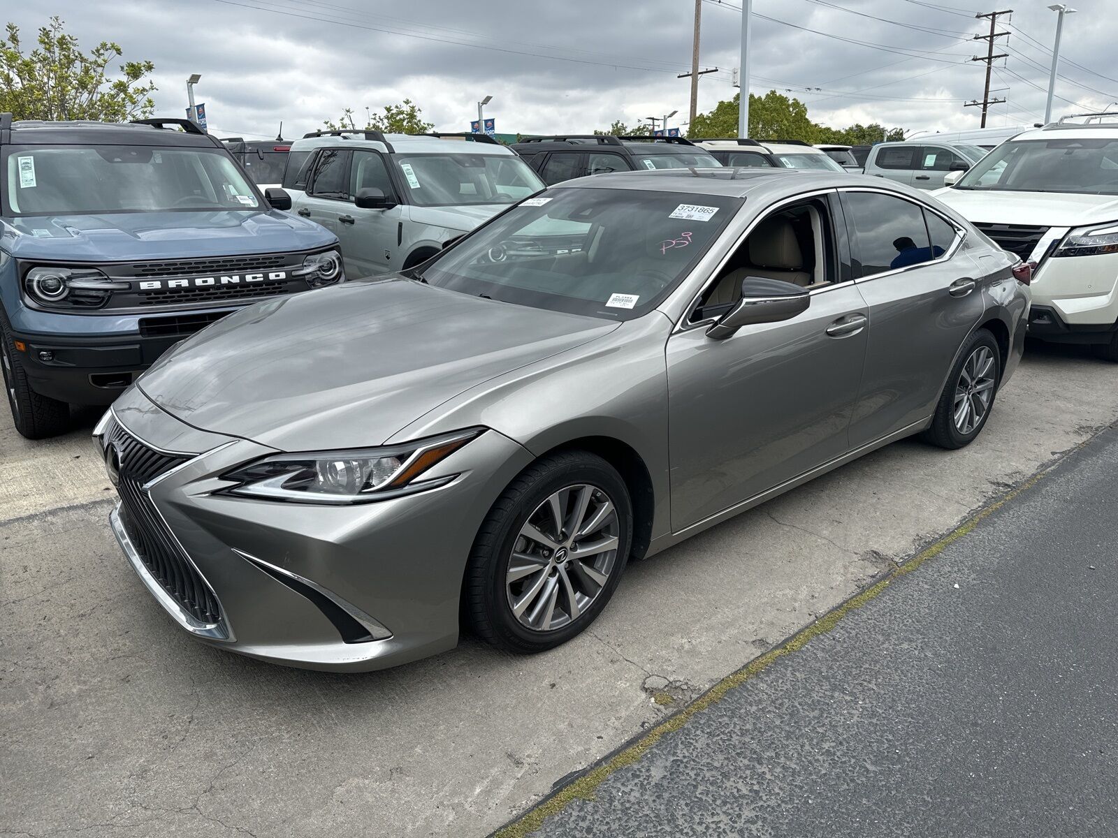 LEXUS