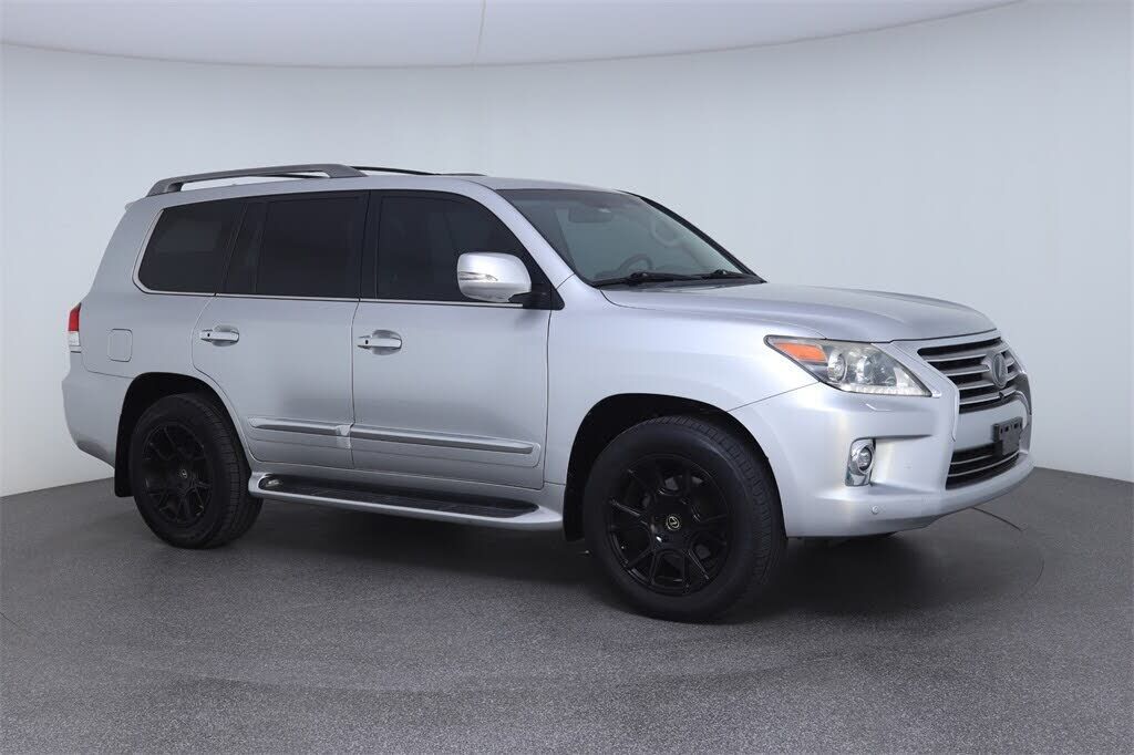 Lexus LX