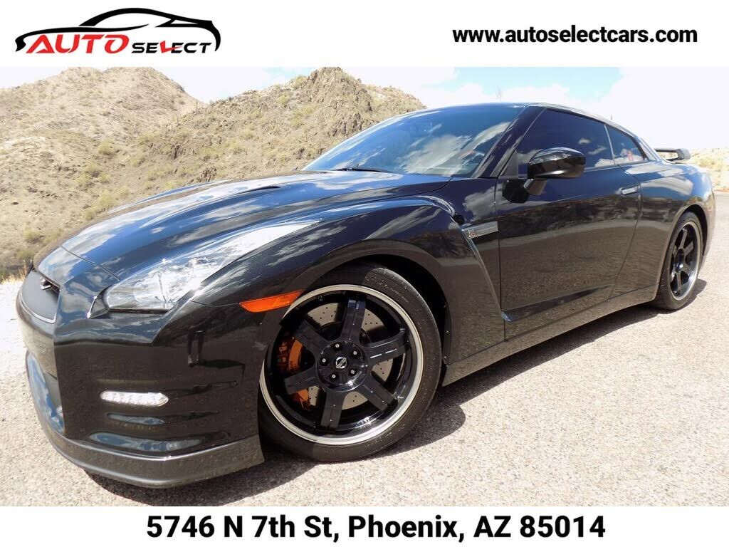 Nissan GT-R
