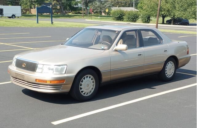 Lexus LS