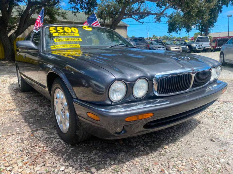 Jaguar XJ8
