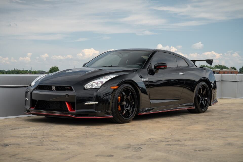 Nissan GT-R
