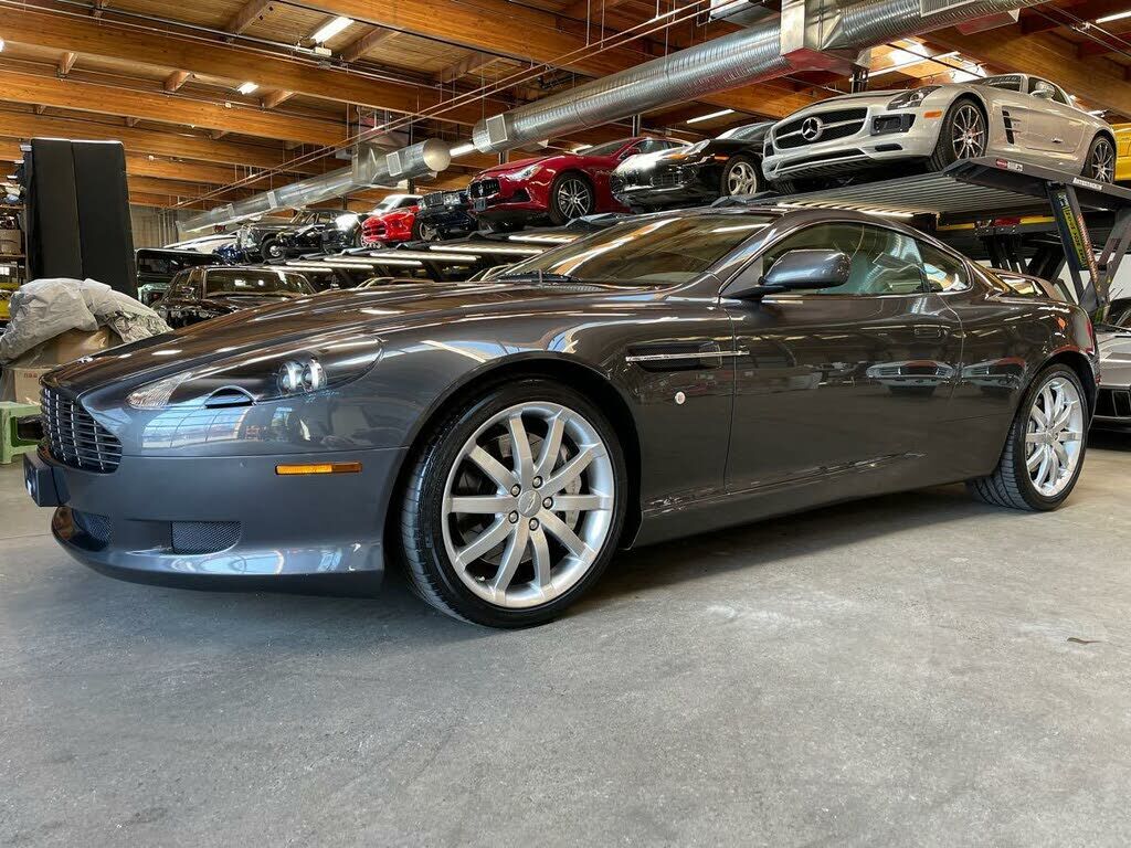 Aston Martin DB9