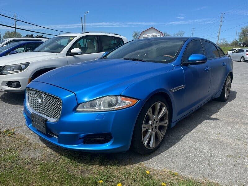 Jaguar XJ
