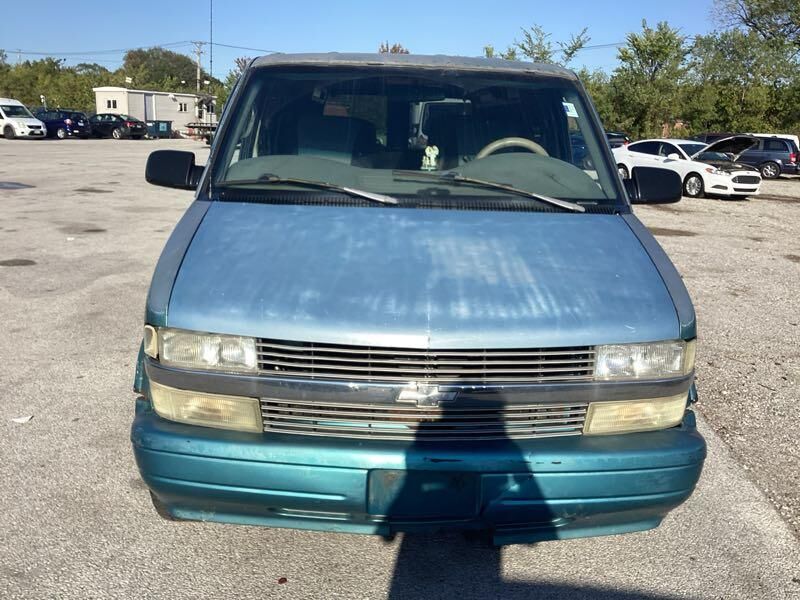 Chevrolet Astro Van