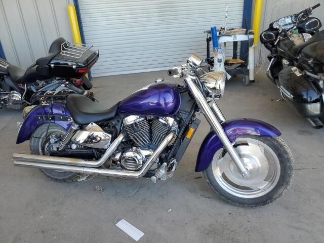 Honda VT1100C2 (SHADOW SABRE)