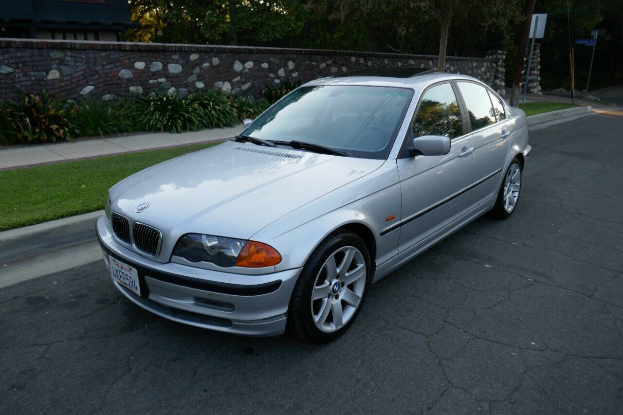 BMW 328i