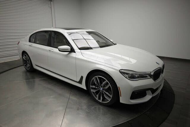 BMW 750i