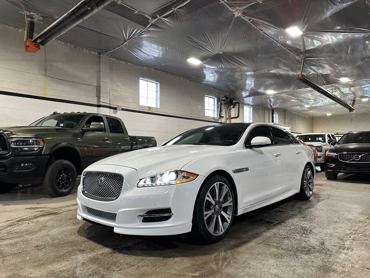 Jaguar XJ