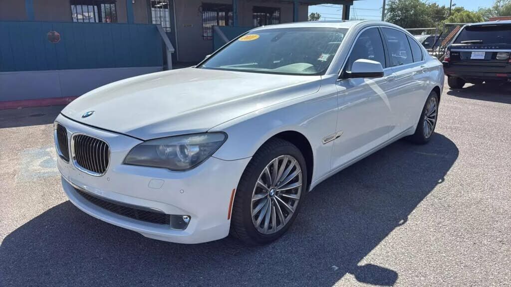 BMW 740i