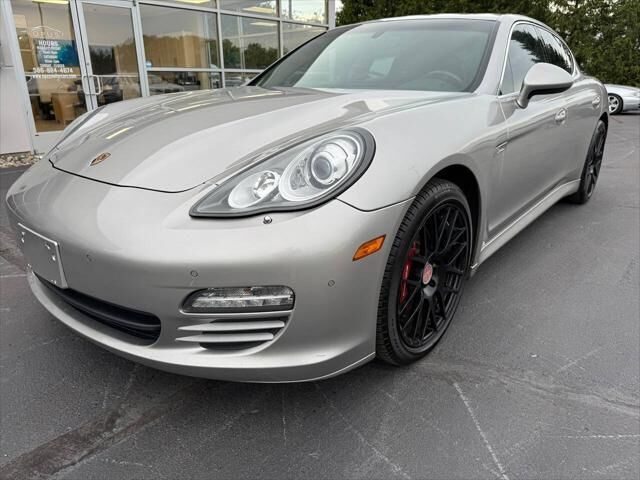 PORSCHE