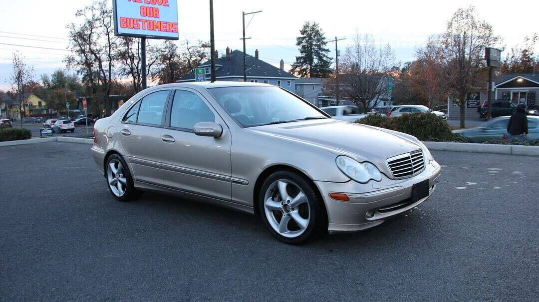 2004 MERCEDES-BENZ C-Class