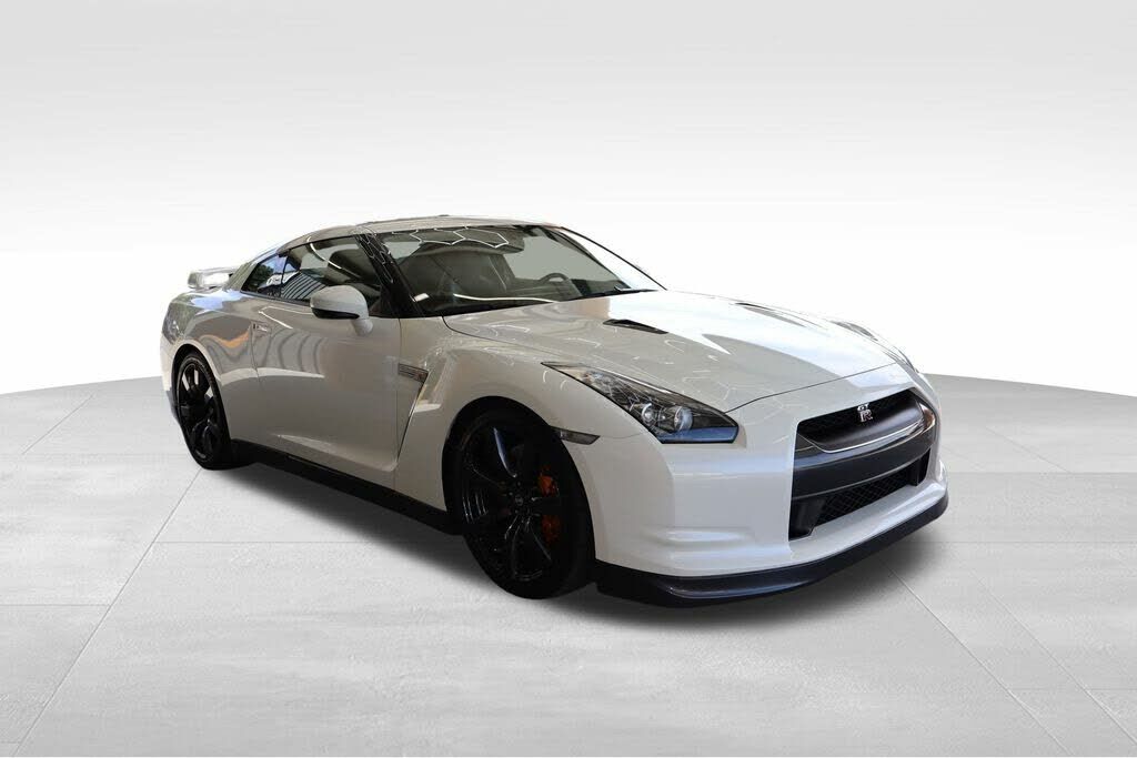 Nissan GT-R