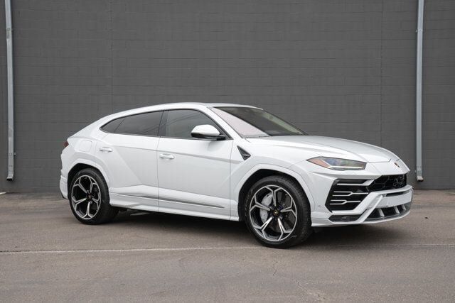 2020 LAMBORGHINI URUS