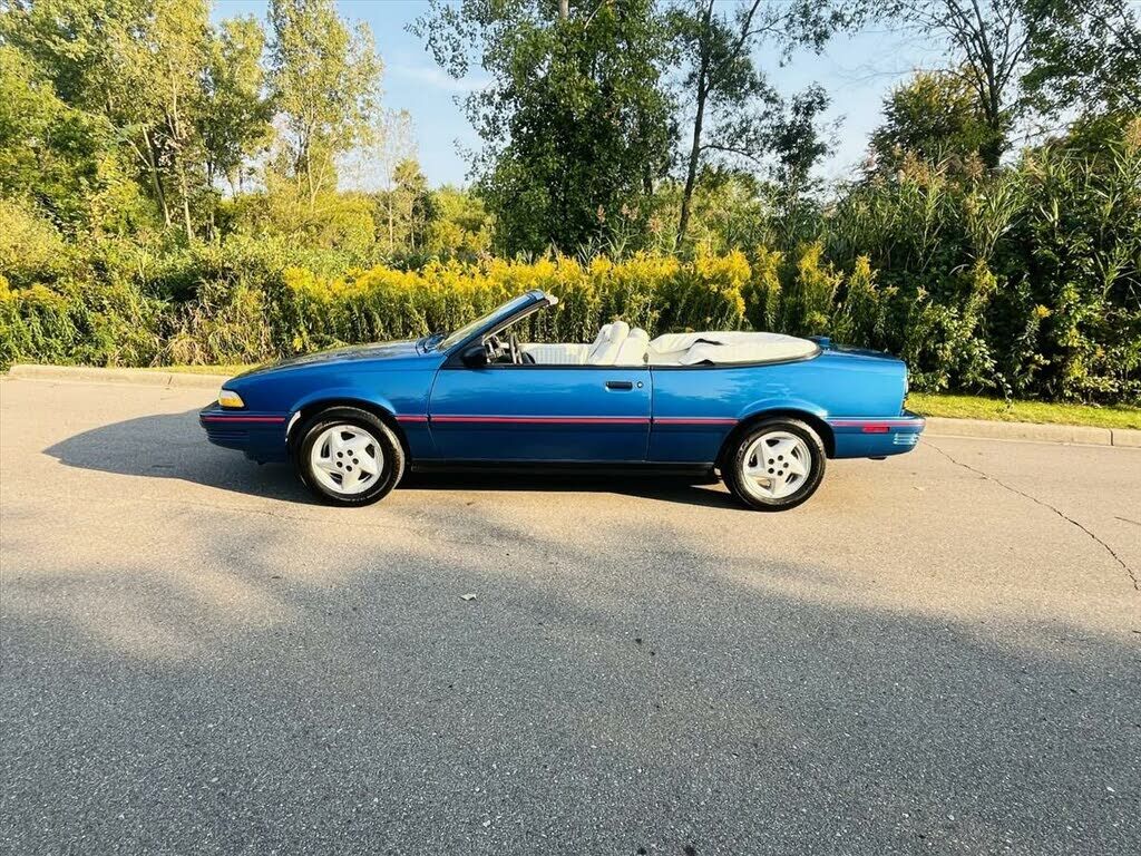 Pontiac Sunbird