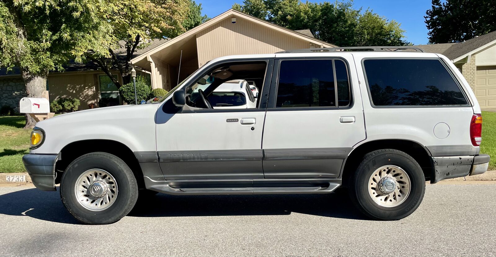 Mercury Mountaineer