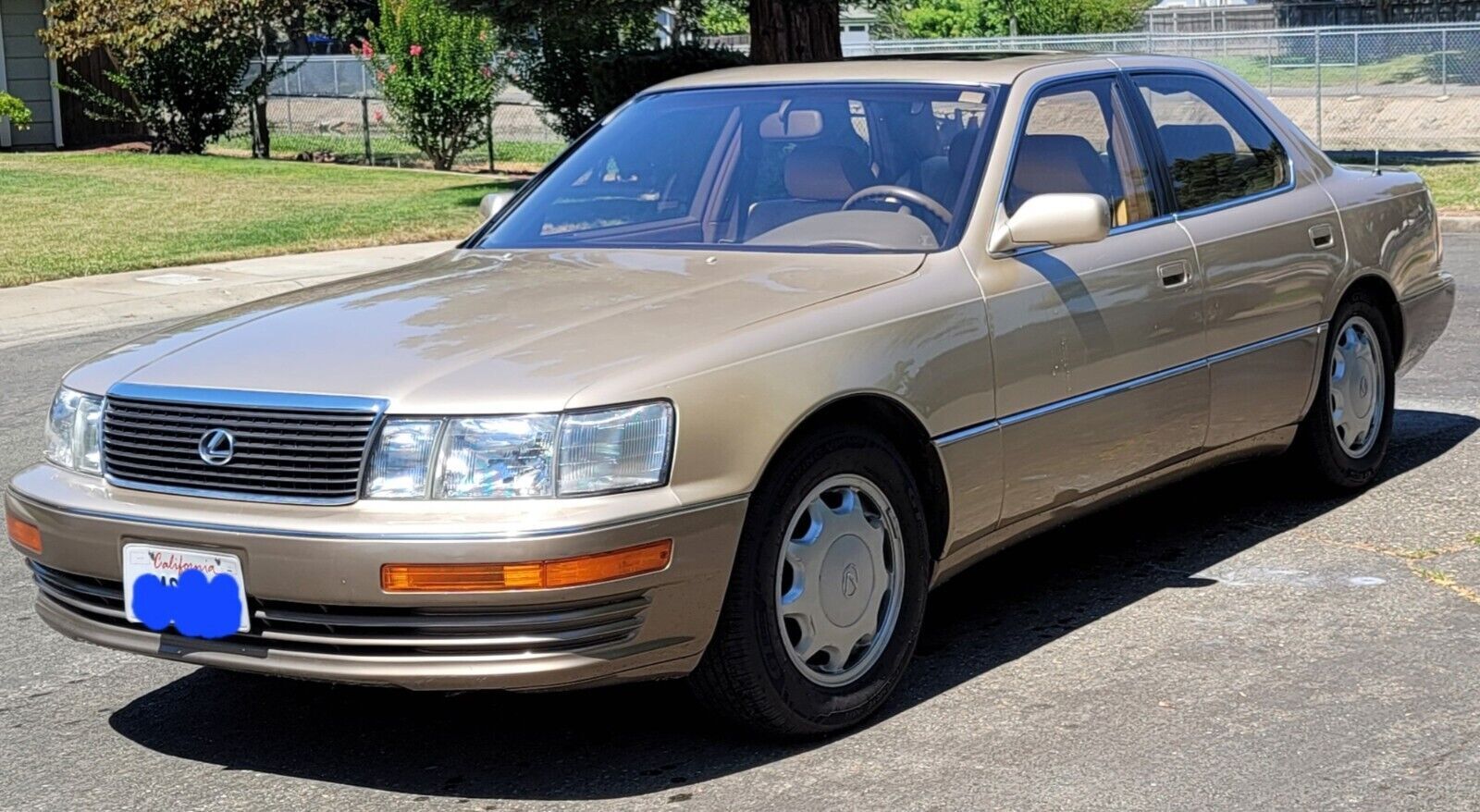 Lexus LS
