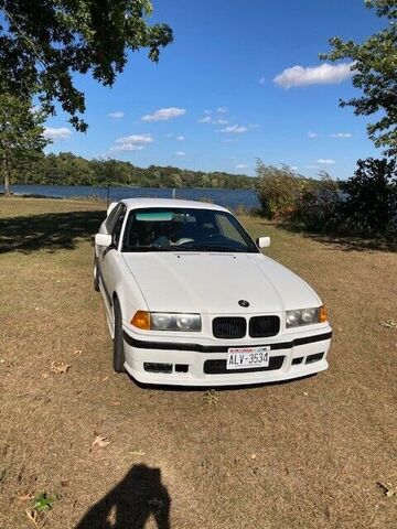 BMW 325iS