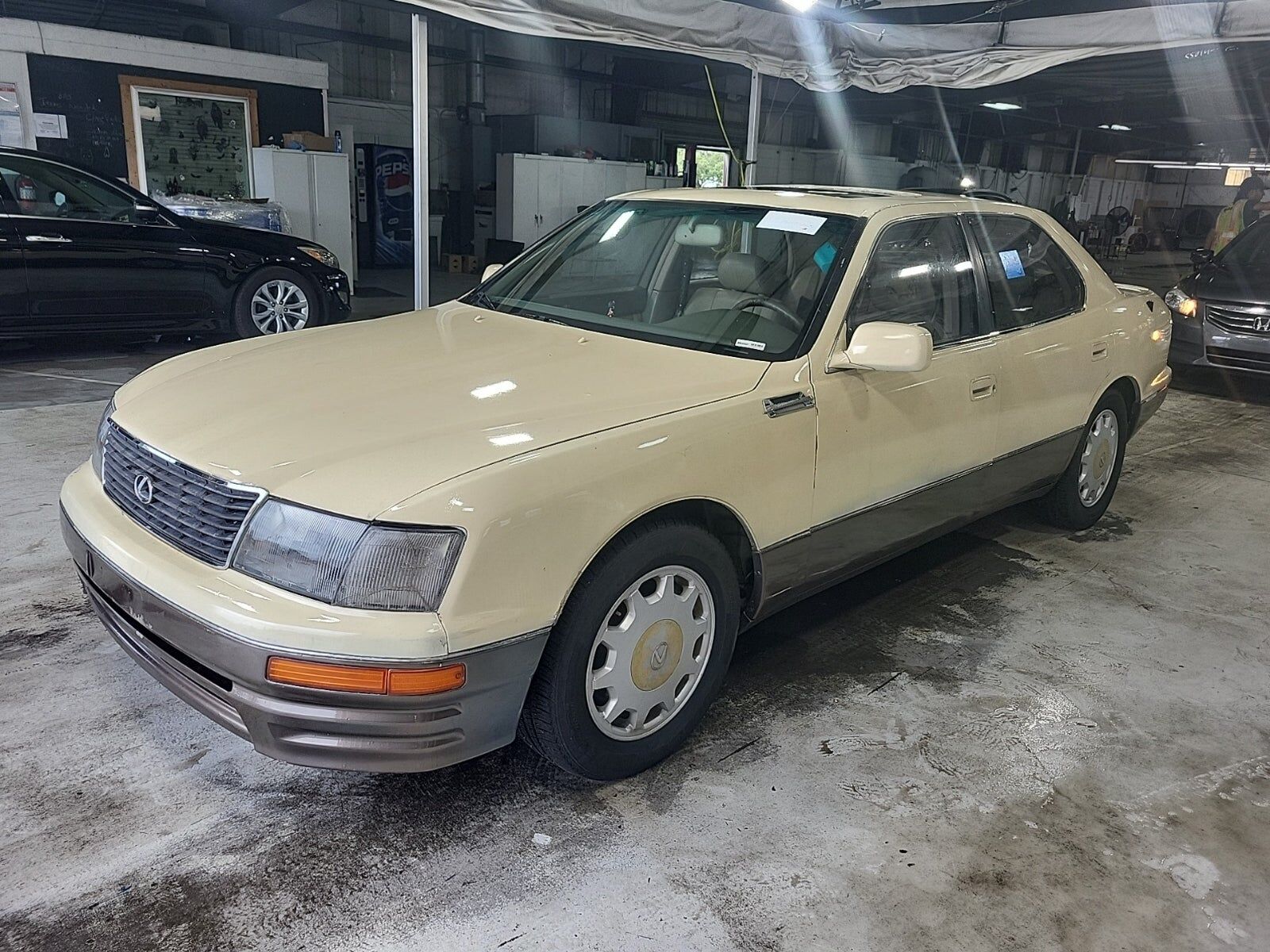 Lexus LS