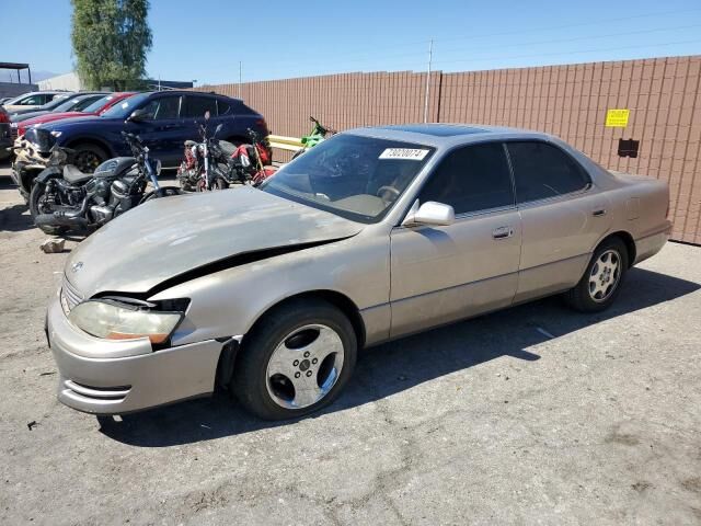 Lexus ES