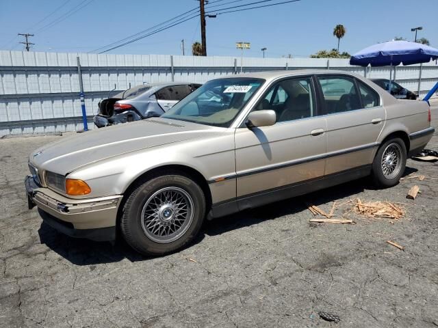 BMW 740i