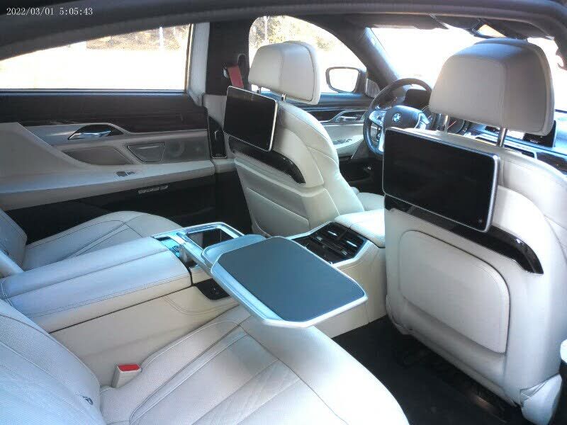 BMW 750i
